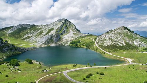Covadonga Lakes in Asturias, Spain © Jarno Gonzalez Zarraonandia/Shutterstock