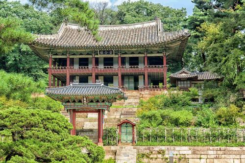 Things not to miss in South Korea: The Huwon Garden at Changdeokgung Palace in Seoul, Korea.