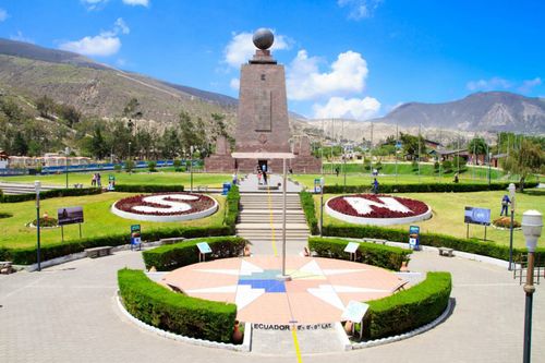 Mitad del Mundo Quito