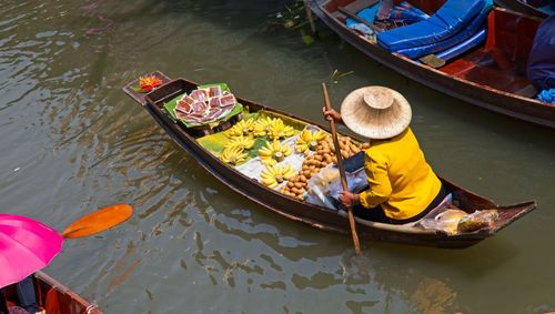 Damnoen Saduak floating market in Ratchaburi near Bangkok, Thailand
