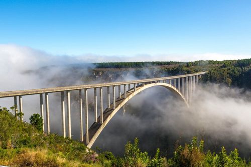 south-africa-garden-route-bridge-shutterstock_342150329